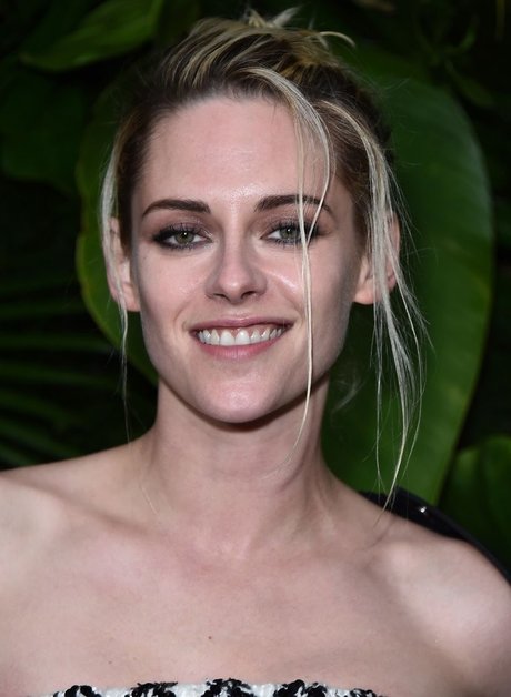 Kristen Stewart star erotic image