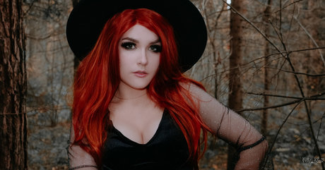 ASMR KittyKlaw nude model picture