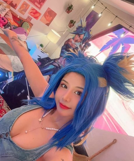 Charechii beautiful actress pic