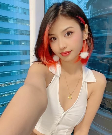 Charechii model nudes img