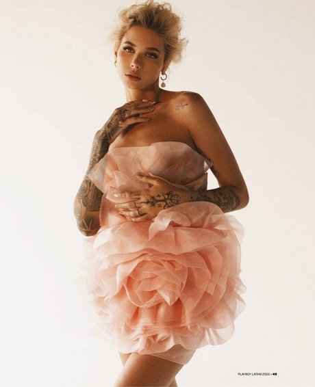 Aygrecia model nude picture