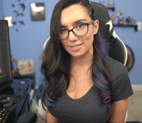 Trisha Hershberger star sexy img