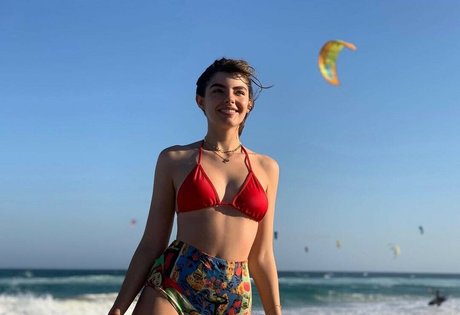 Triz Pariz naked pornstar image