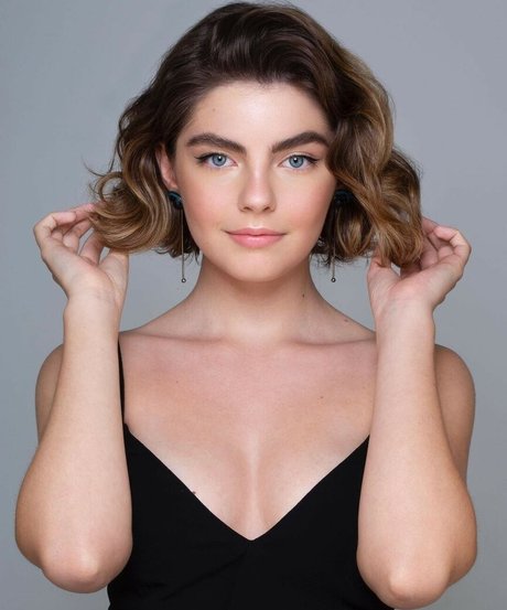 Triz Pariz model erotic images