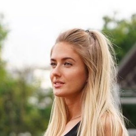 Alica Schmidt model hot image