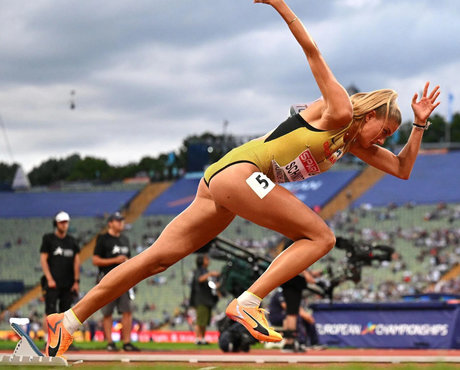 Alica Schmidt top actress photos