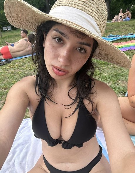 domi elizabethh adult model images