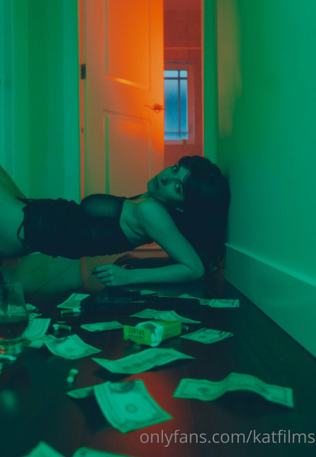 Kat Cabaret star pretty pic