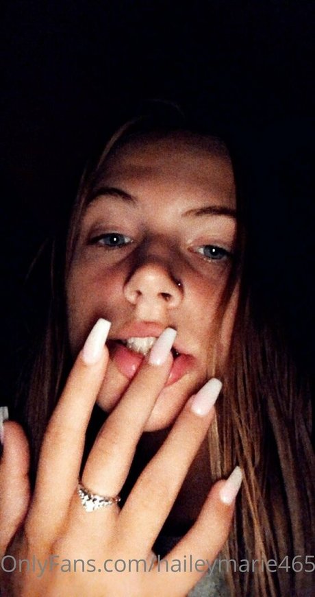 haileymarie4657 erotic model picture