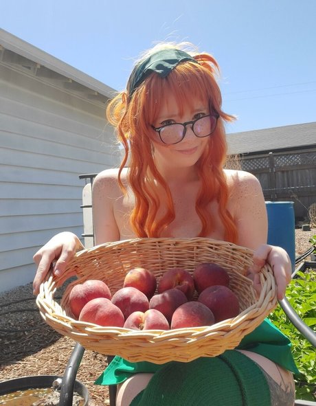 TentaGothicca star nude archive