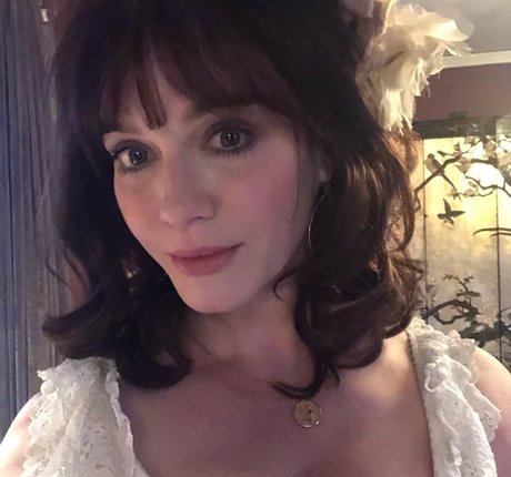 Christina Hendricks nudes model pic