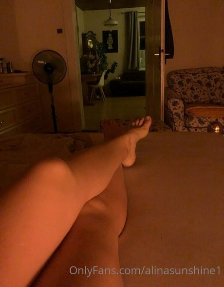 alinasunshine1 star hot image