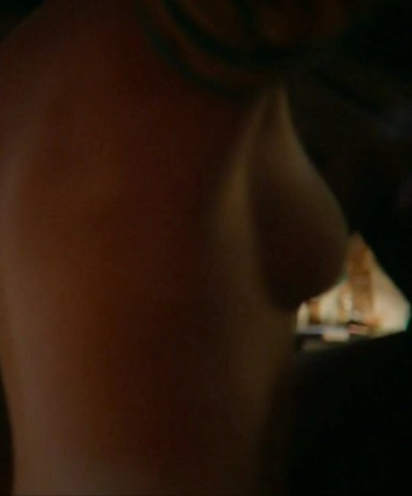 Emma Mackey star top gallery