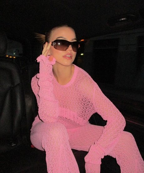 Emma Brooks model pics