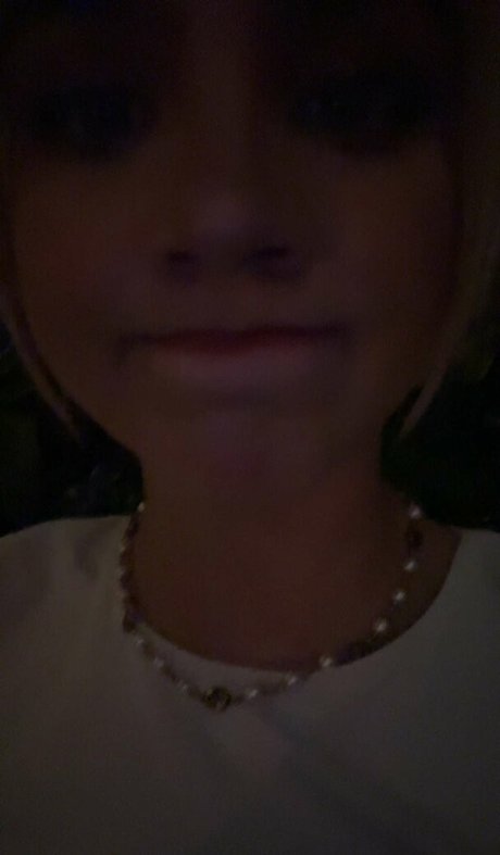 petite blonde onlyfans top pic