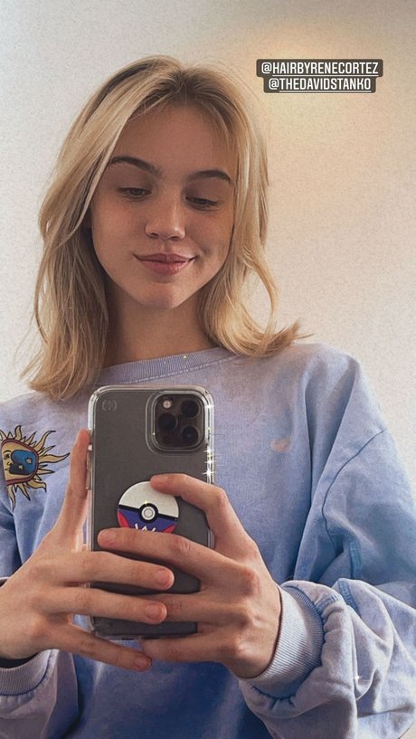 Emma Brooks xxx actress gallery