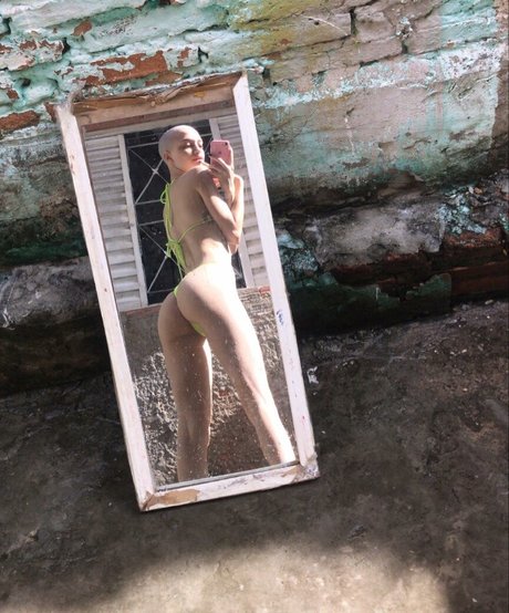 Psicodelicah beautiful pornstar pic