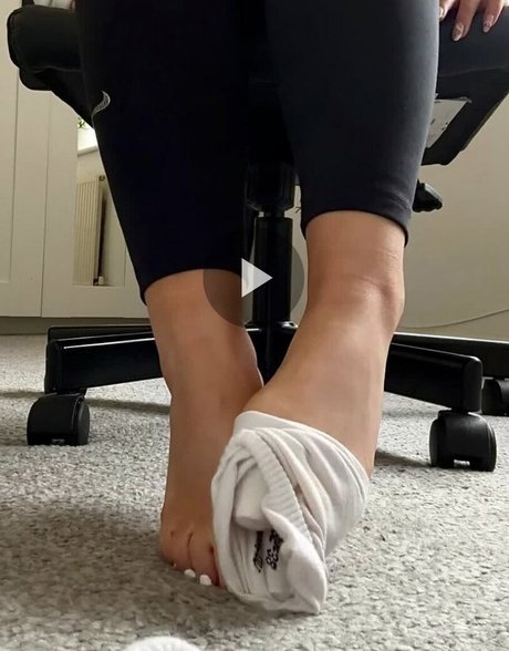 Decadex pretty model photo