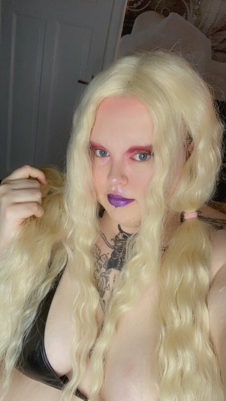 squat riding onlyfans pretty img