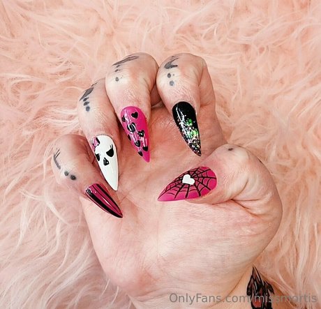 missmortis model exclusive galleries