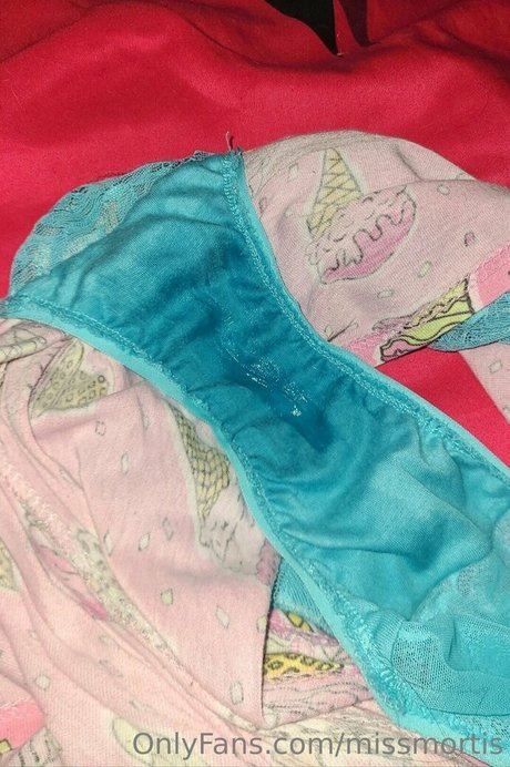 missmortis nude actress photos