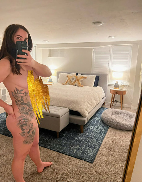 mila james model hd pic