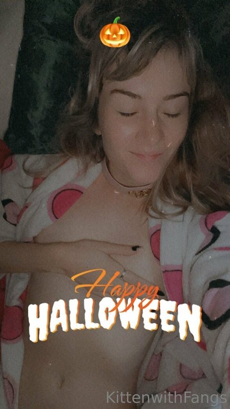 kittenwithfangsfree naked star archive