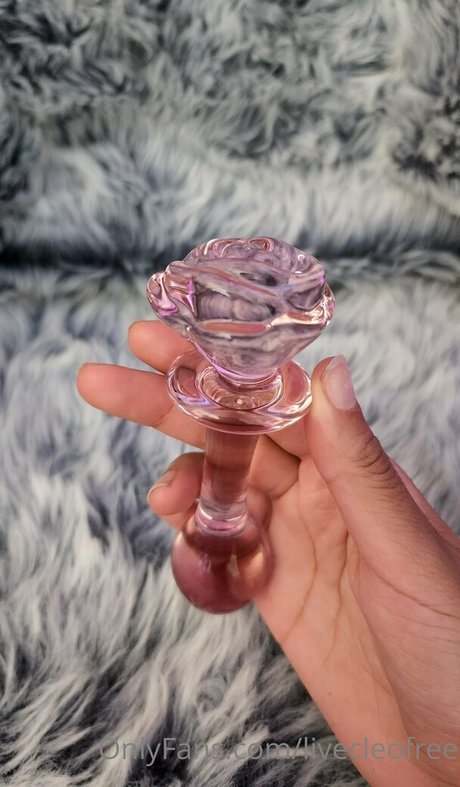 livecleofree sexy model image