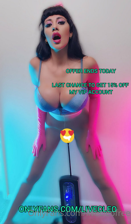 livecleofree nude model image