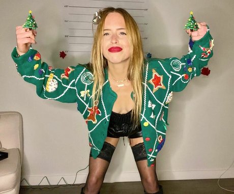 Ryann Shane nude pornstar pic