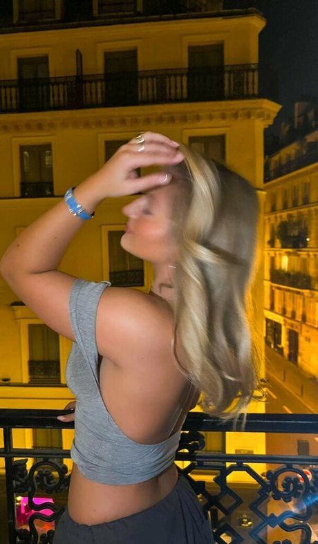 chubby asian onlyfans hot nude photo