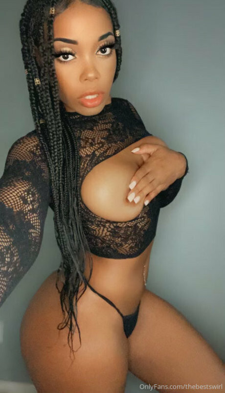 thebestswirl model naked img
