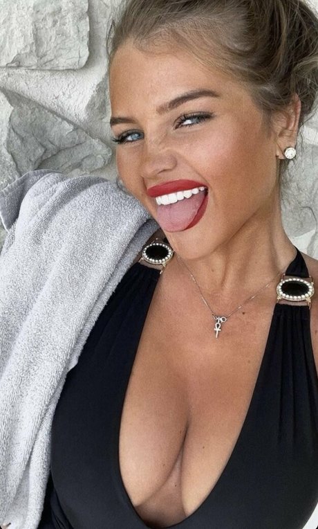 Mia Woodhall best actress galleries