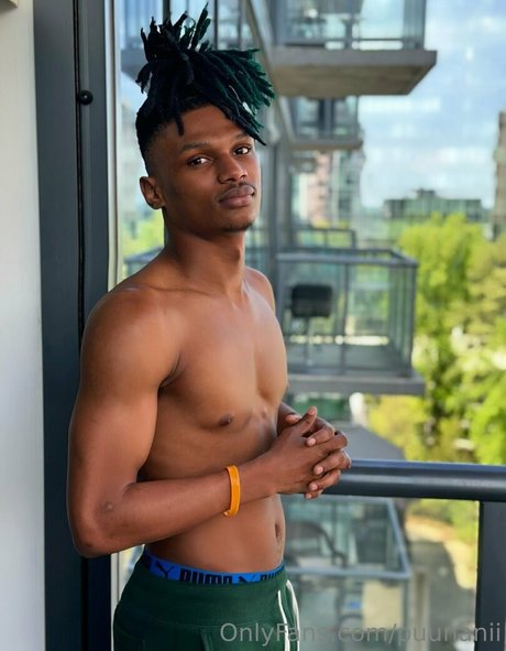 puunanii model naked img