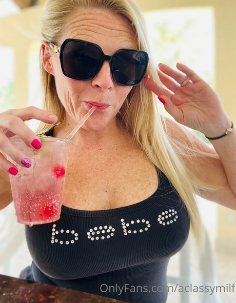 aclassymilf beautiful actress picture