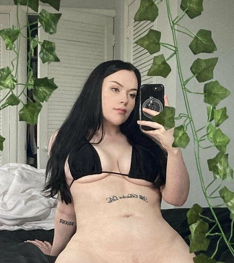 elleliciousxxx pornographic model archive