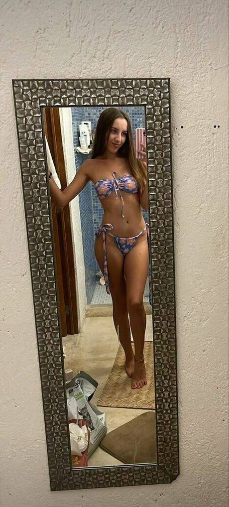 Beth Oliver sexy star pics