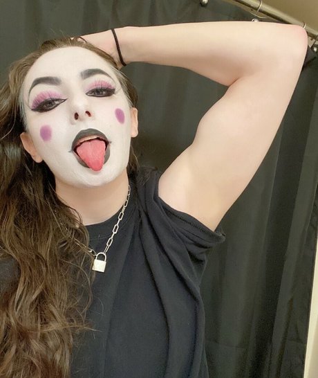 Bekaloo nude model pics