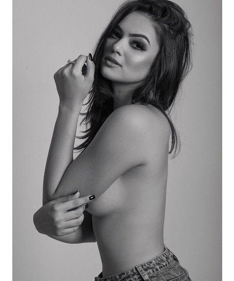 Eslovenia Marques star nude img