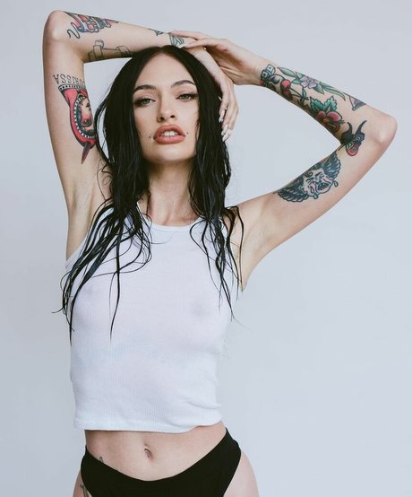 hellxrel pretty model picture