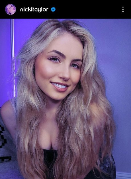 Nicki Taylor high quality star photos