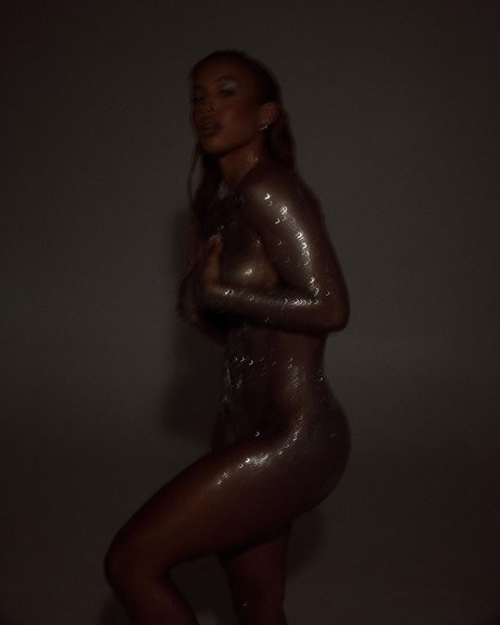 Tammy Hembrow exclusive actress images