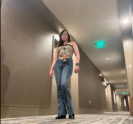 Swell Entertainment erotic model images