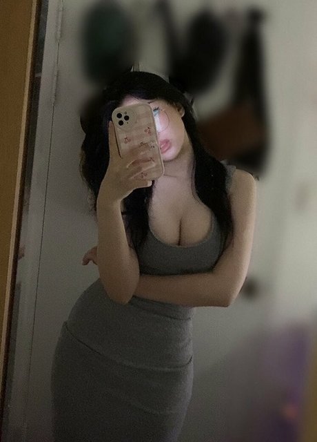 yurasweb erotic model picture