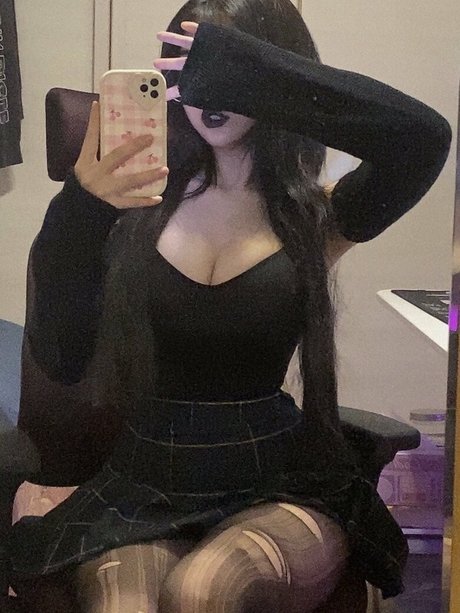 tiny onlyfans porn image