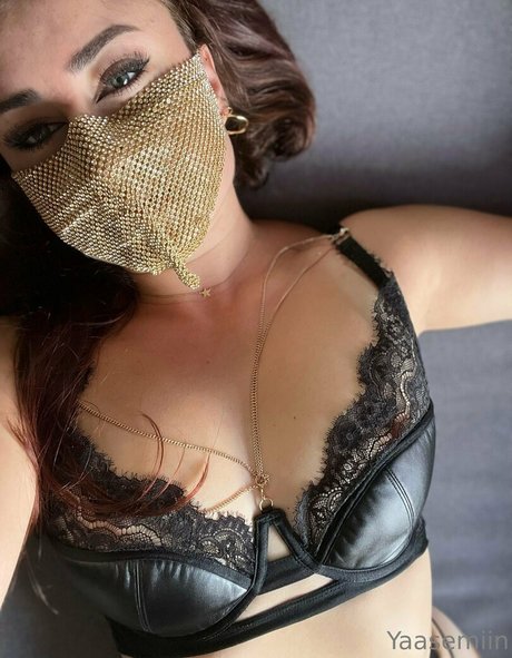 yaasemiin model nice picture