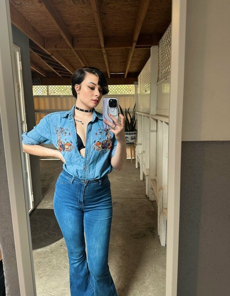 Harliantihero model pretty gallery