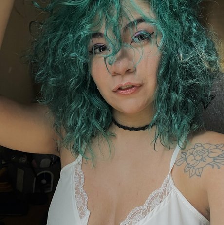 Tiffany Lockheart star top galleries