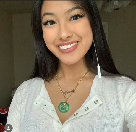 giant onlyfans sexy images