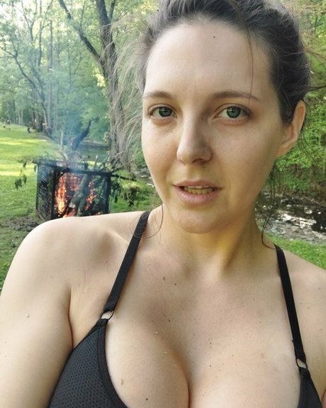 Sadie Holmes sex actress photo